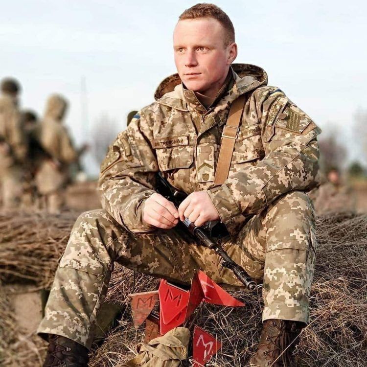 Новини Хмельницького - фото з «Віддав життя за нас»: кам’янчанину просять надати звання Героя України посмертно