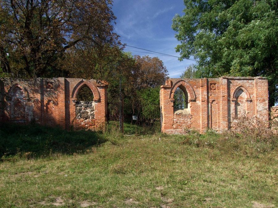 Новини Вінниці - фото з Був парк, фонтани, алея кохання. Розповідаємо про палац Ярошинських у Тиврові