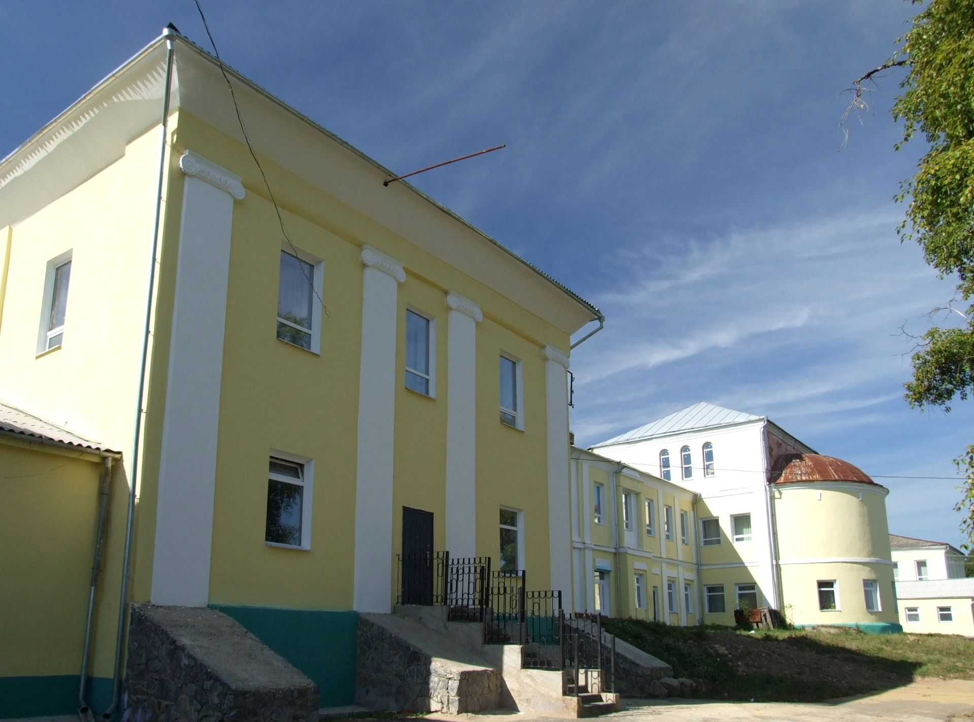 Новини Вінниці - фото з Був парк, фонтани, алея кохання. Розповідаємо про палац Ярошинських у Тиврові