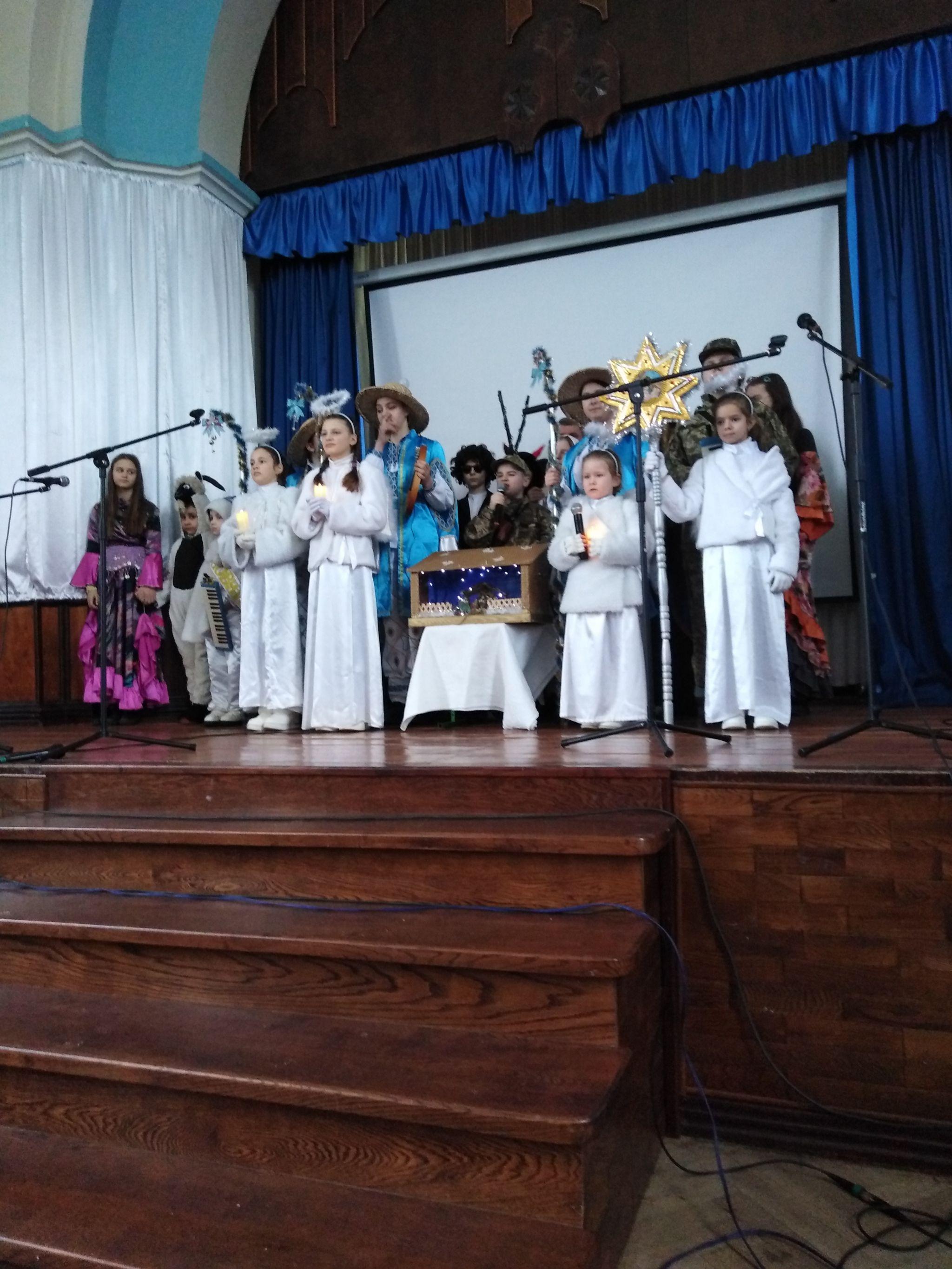 Новини Тернополя - фото з Тернопільські «Ходаки» влаштували концертну програму для дітей-переселенців та сиріт Львівщини