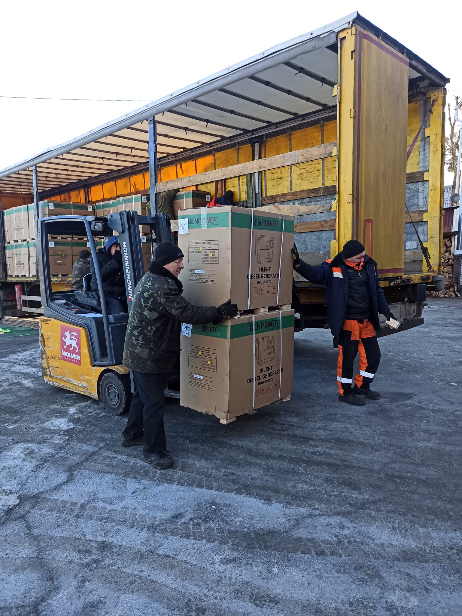 Новини Хмельницького - фото з Американська організація надіслала 27 генераторів для укриттів Хмельницького