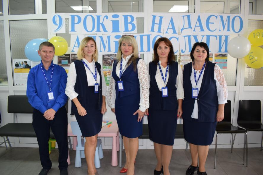 Новини Вінниці - фото з На війні у боях за українську землю загинули семеро військових з Вінниччини На зображенні може бути: 5 людей, люди стоять та у приміщенні