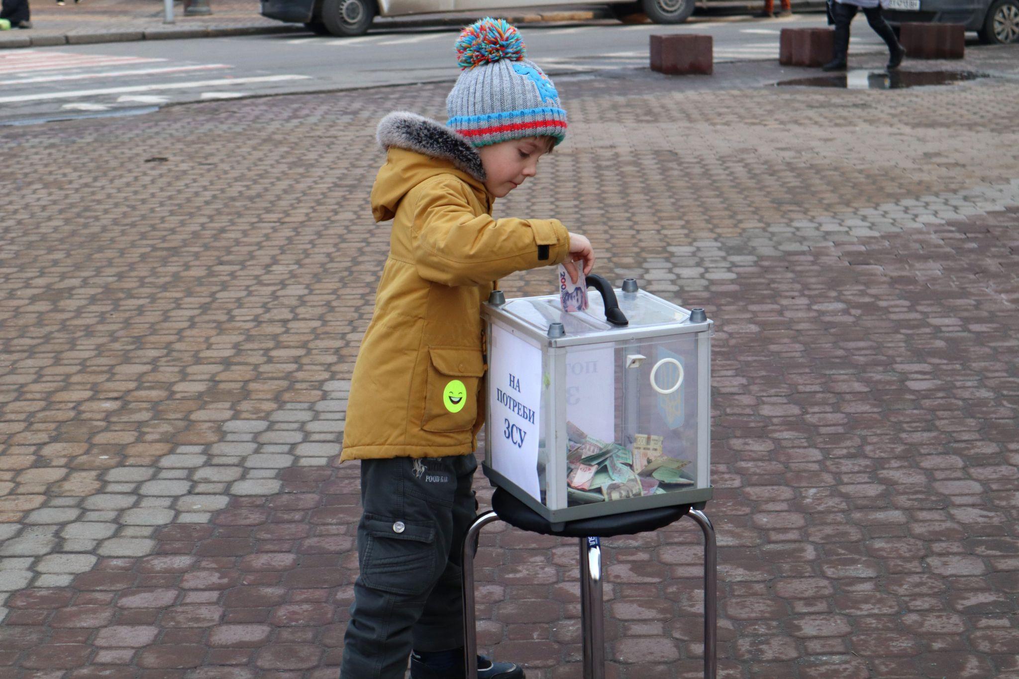 Новини Хмельницького - фото з Хмельницькі митці збирають кошти на роздвідувальний дрон для військових