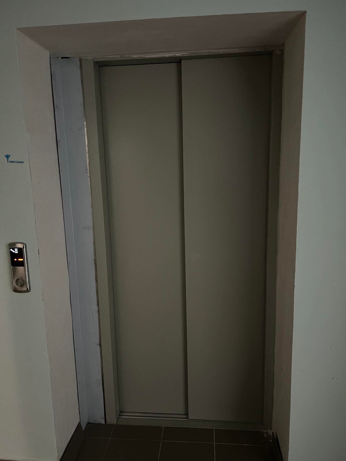 Новини Хмельницького - фото з У десятиповерхівці на Трудовій 5 років не працює ліфт: дізналися подробиці Нет описания.