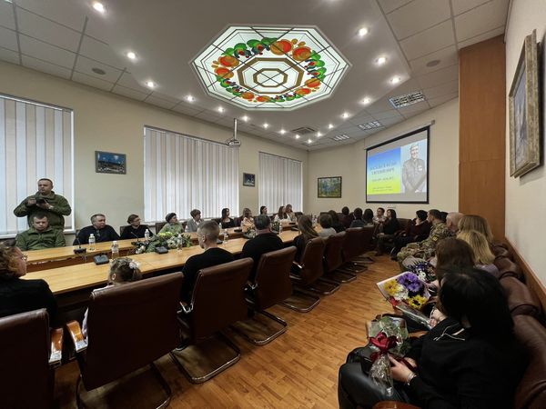 Новини Житомира - фото з У Житомирі членам родин загиблих Захисників України передали державні нагороди