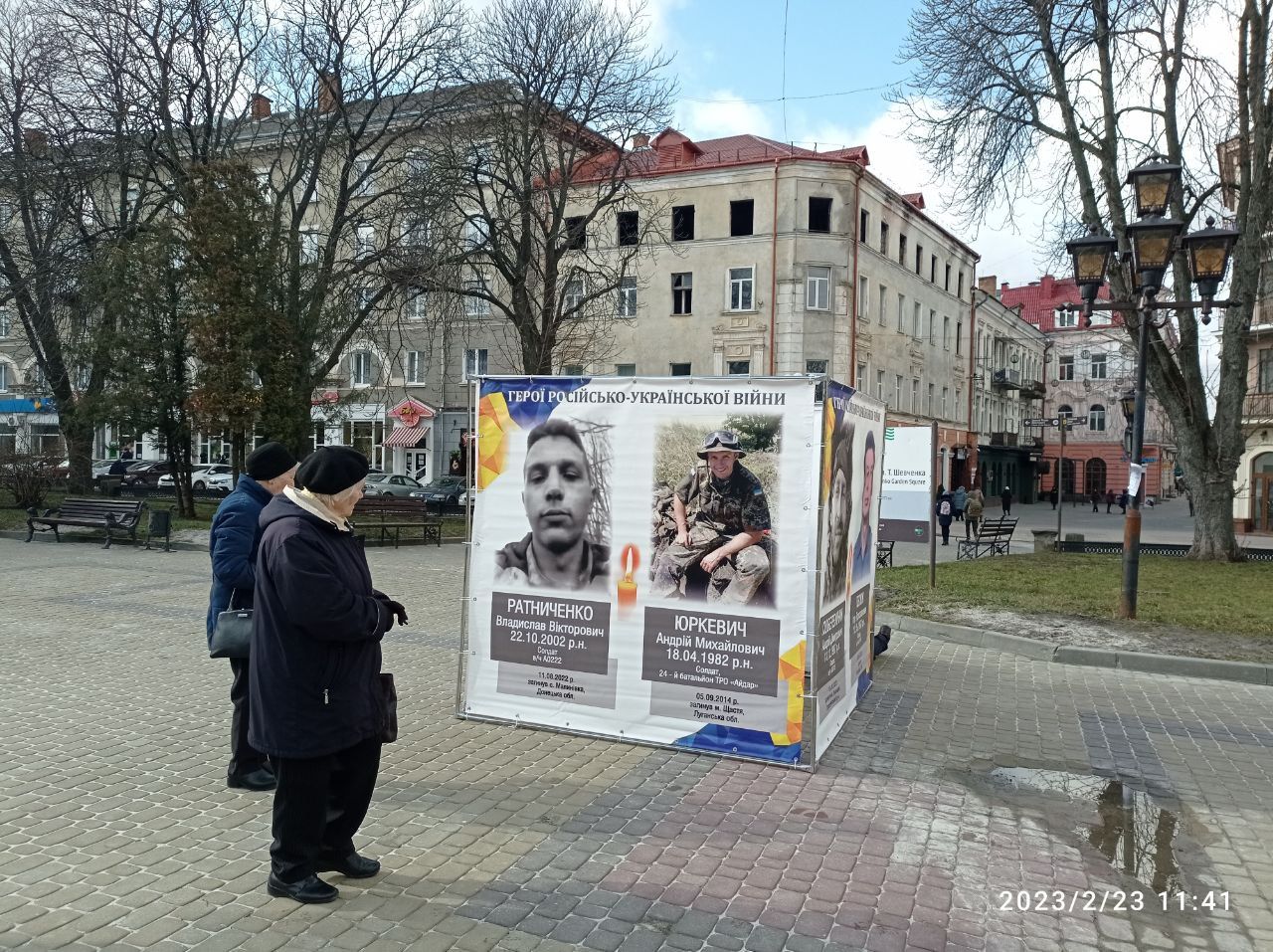 Новини Тернополя - фото з На бульварі Шевченка встановили банери з портретами Героїв, які загинули на війні (ФОТО ДНЯ)