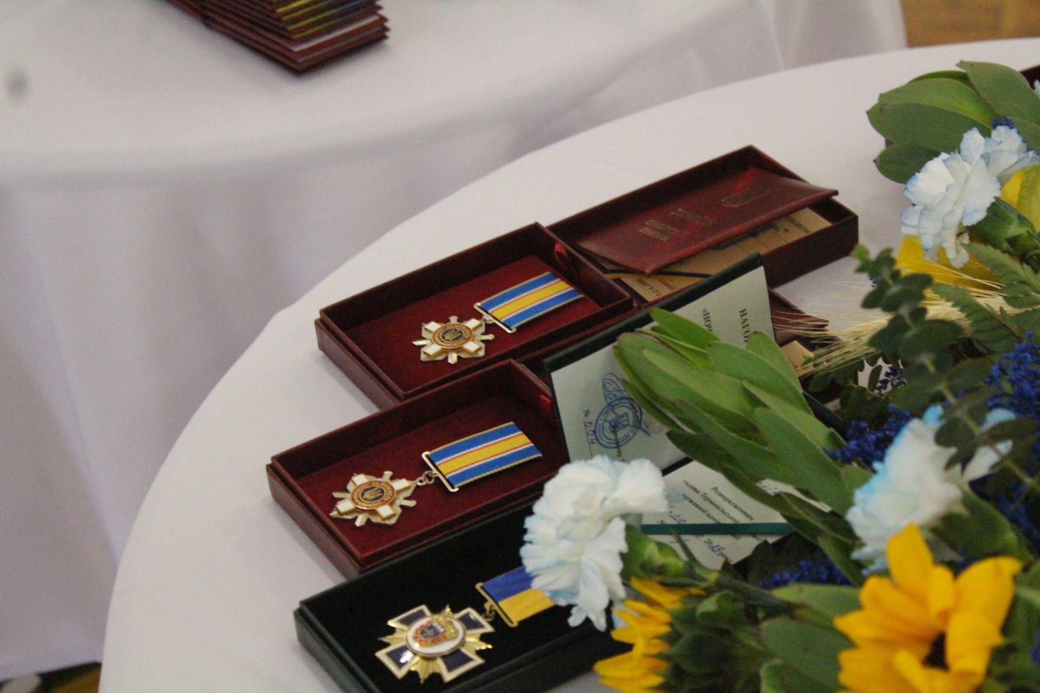 Новини Тернополя - фото з Рік запеклого протистояння: родини загиблих Героїв нагородили відзнаками (РЕПОРТАЖ)