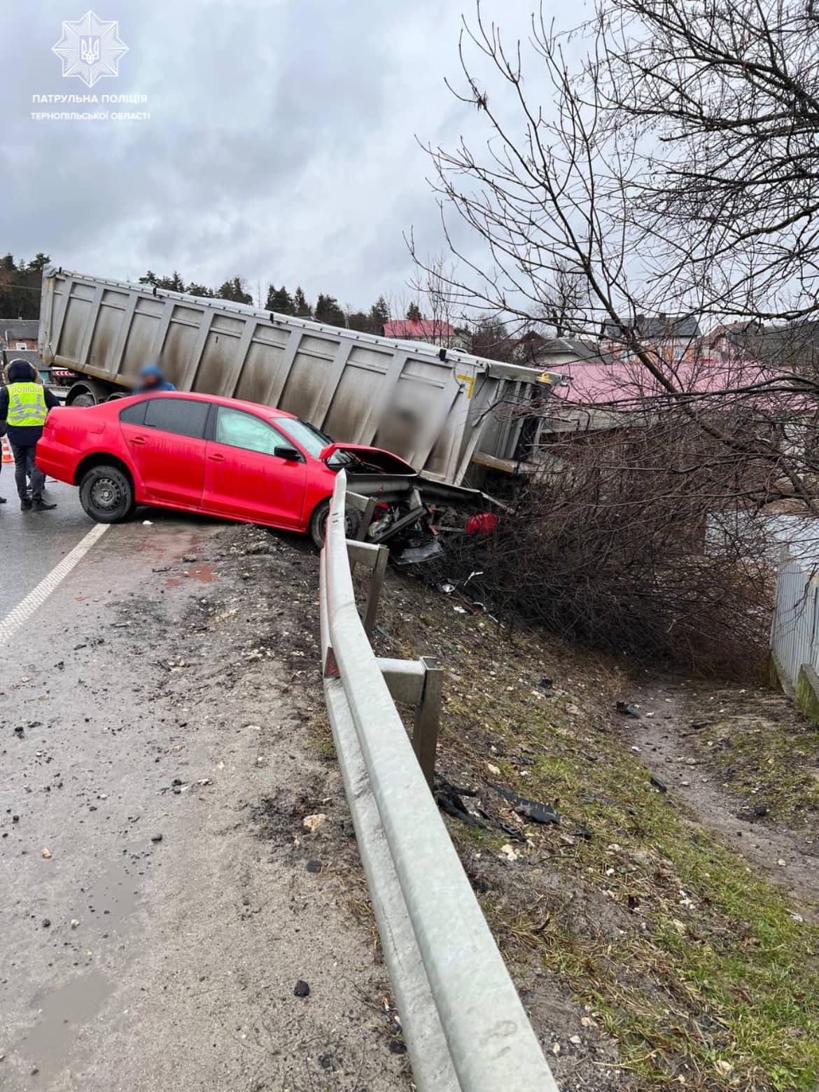 Новини Тернополя - фото з У селі Кровинка сталася аварія за участі вантажівки