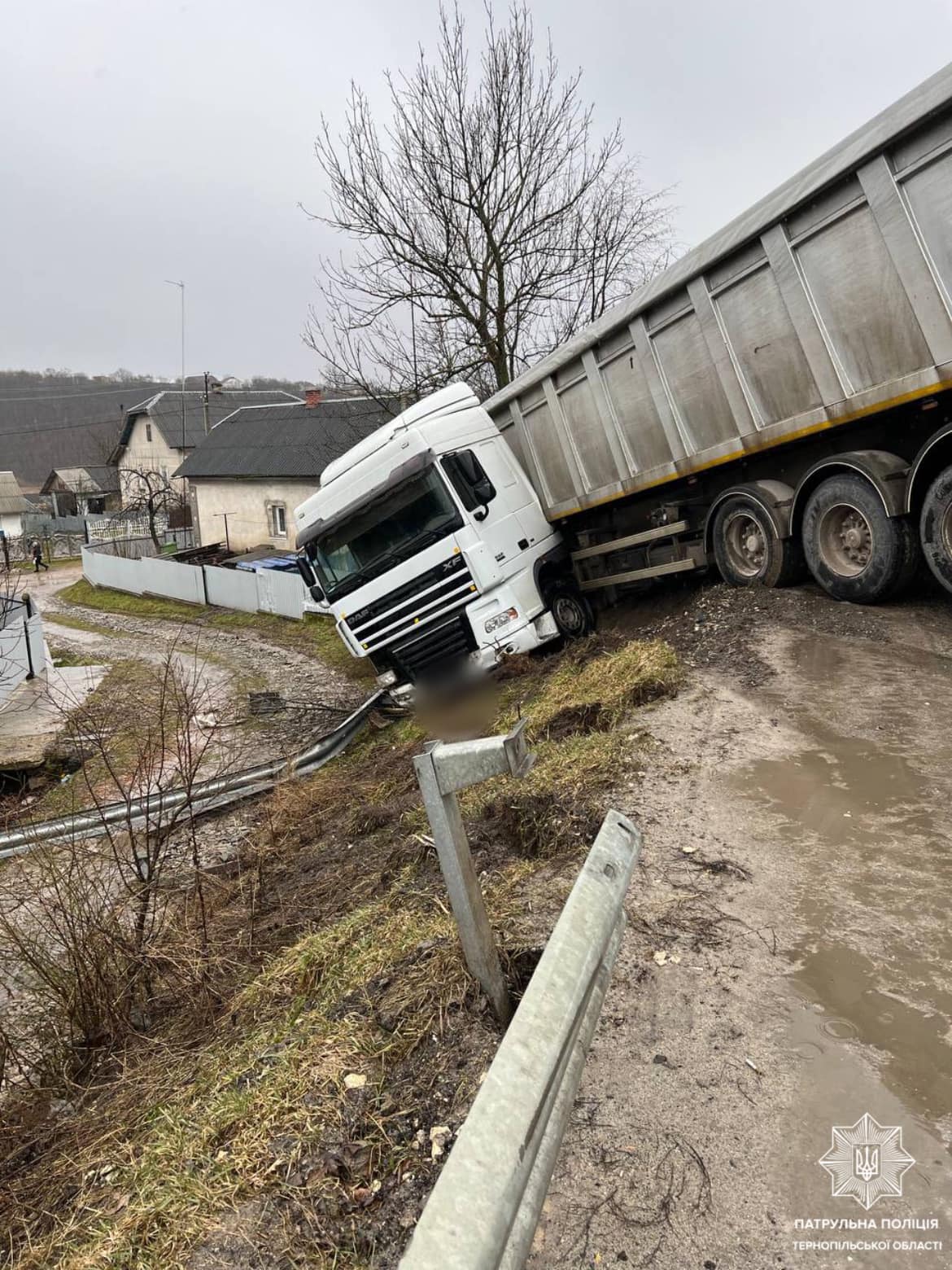 Новини Тернополя - фото з У селі Кровинка сталася аварія за участі вантажівки