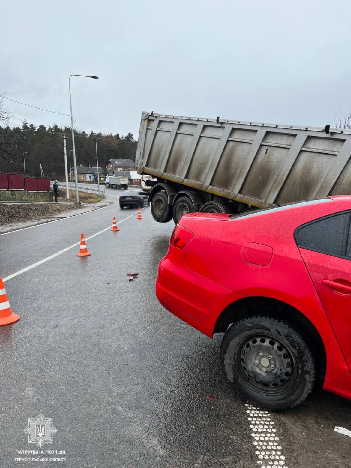 Новини Тернополя - фото з У селі Кровинка сталася аварія за участі вантажівки