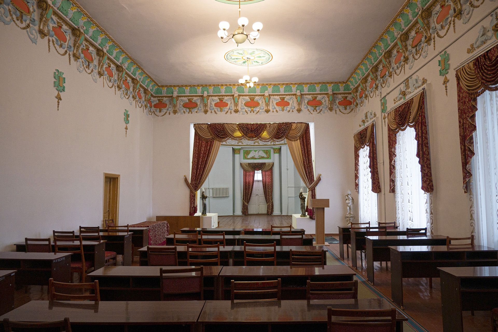 Новини Вінниці - фото з Був замок, а тепер коледж для агрономів. Розповідаємо про розкішний маєток графа Львова у Чернятині