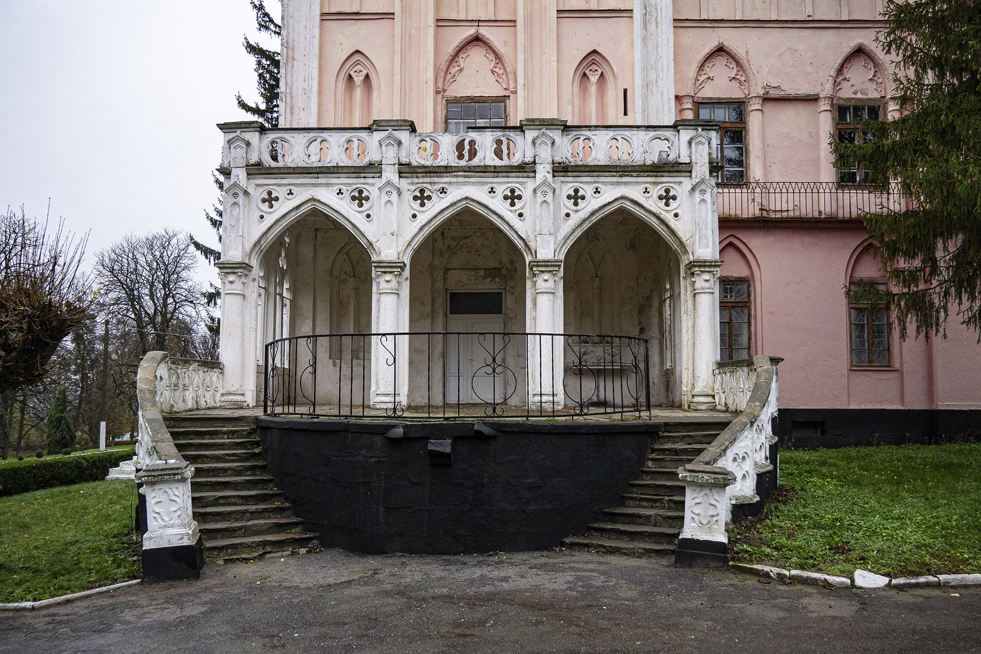 Новини Вінниці - фото з Був замок, а тепер коледж для агрономів. Розповідаємо про розкішний маєток графа Львова у Чернятині