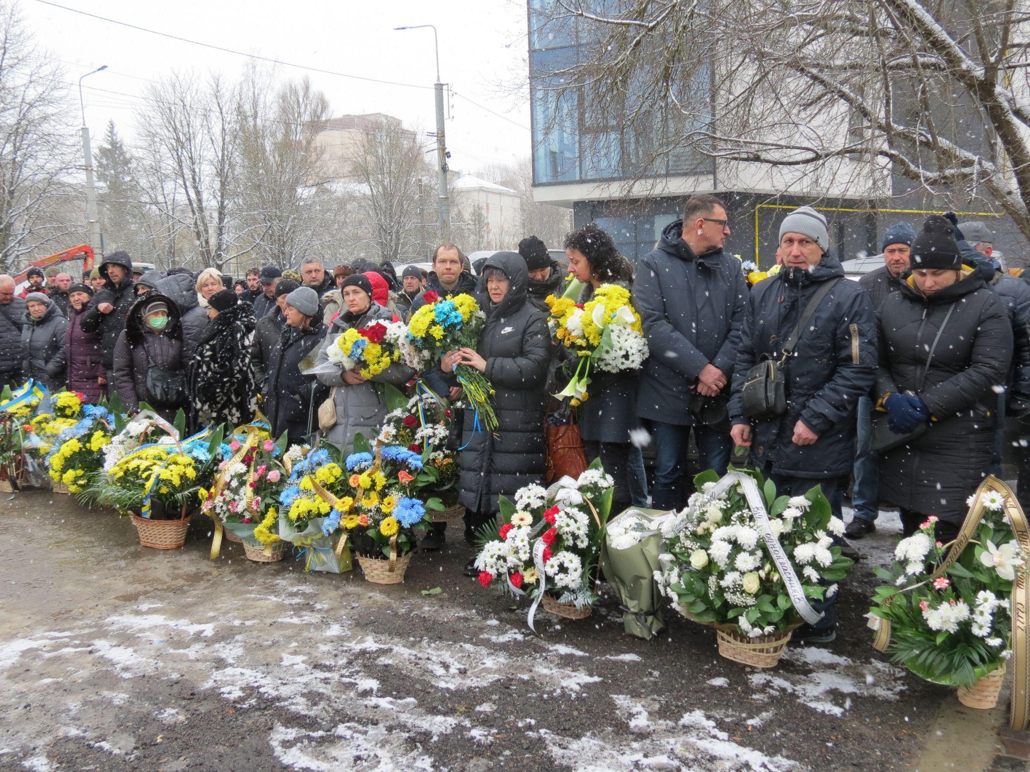 Новини Тернополя - фото з Був командиром, який вів за собою: Тернопіль прощається з Героєм Сергієм Королем