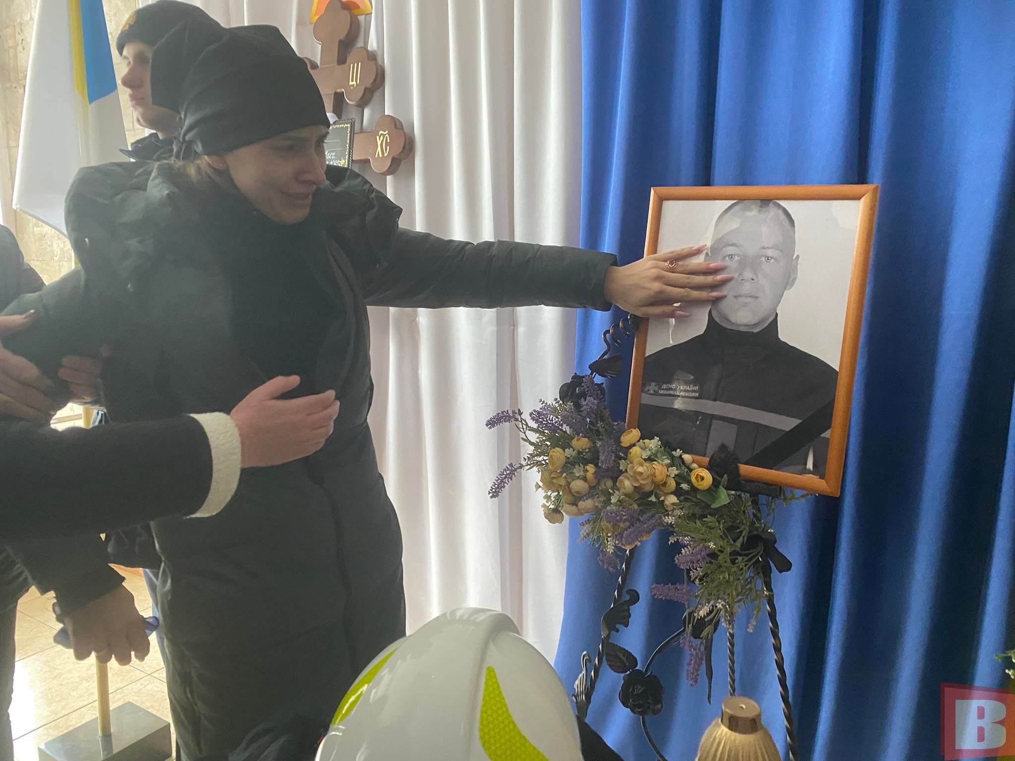 Новини Хмельницького - фото з Один мав одружуватися, інший - мав двох дітей: у Хмельницькому попрощалися з рятувальниками