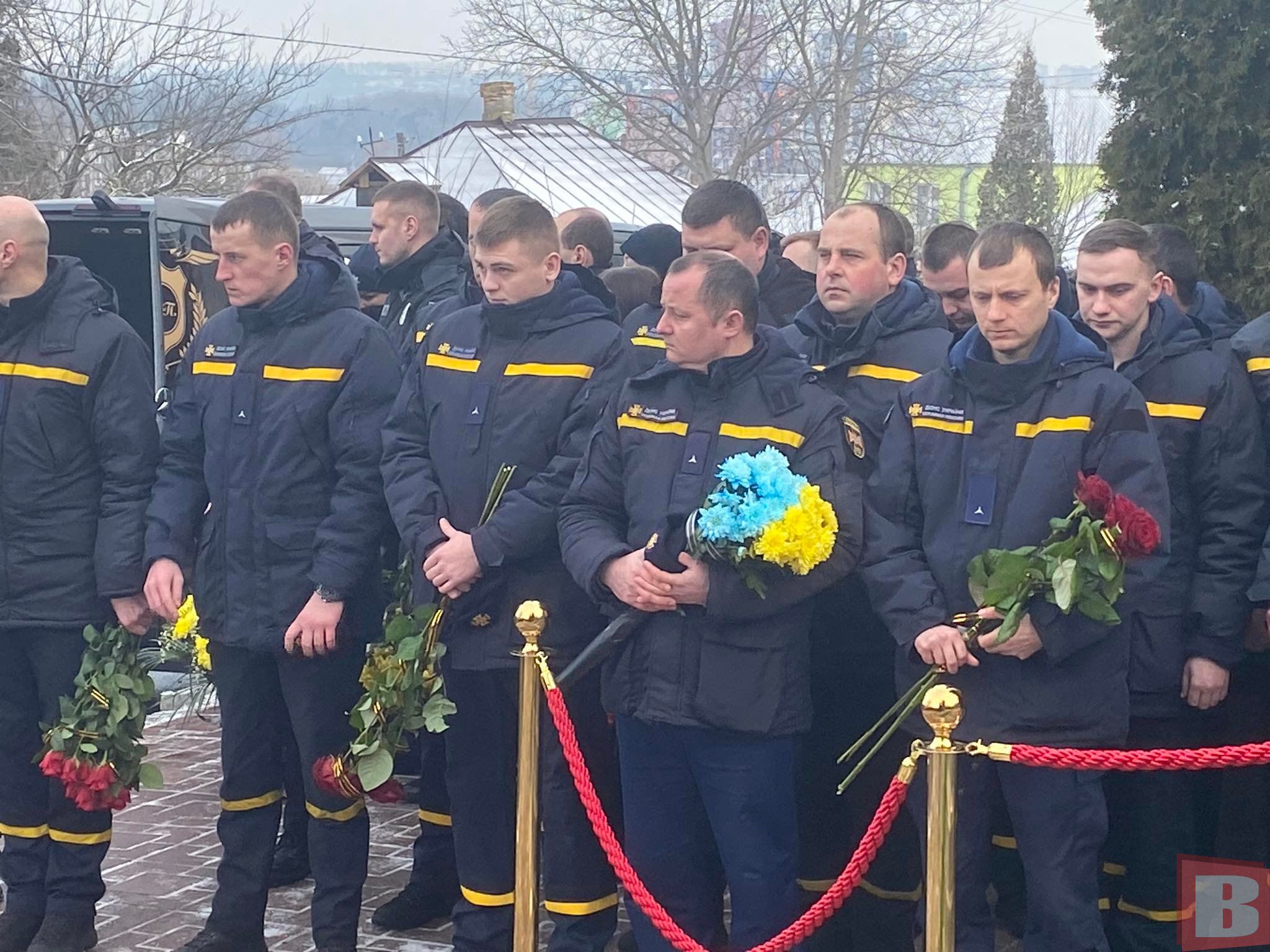 Новини Хмельницького - фото з Один мав одружуватися, інший - мав двох дітей: у Хмельницькому попрощалися з рятувальниками