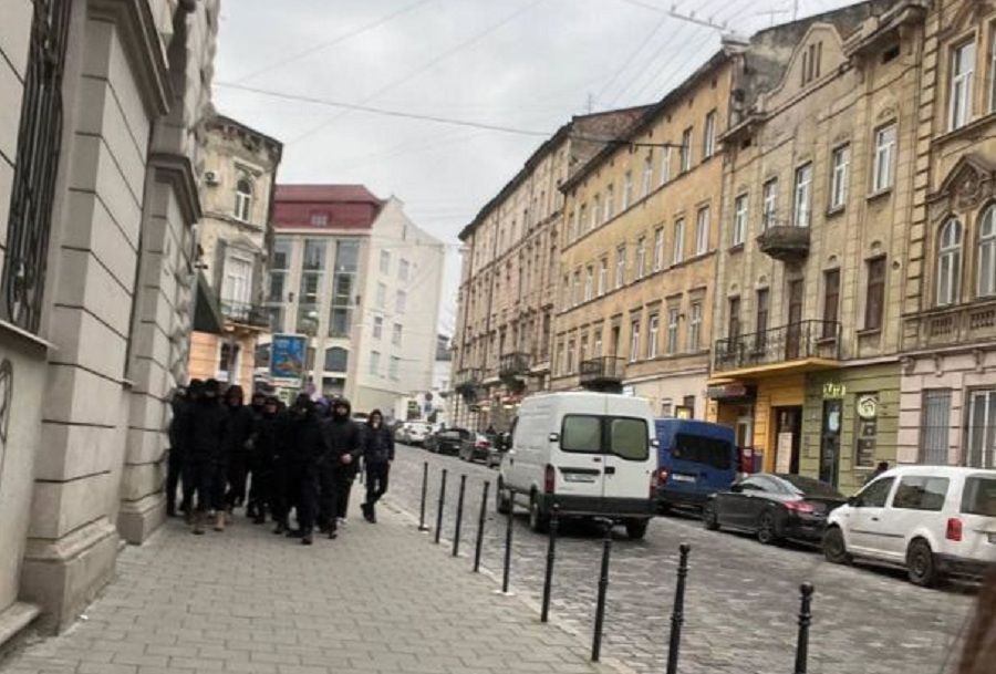 Новини Тернополя - фото з Тернопільщиною шириться небезпечна субкультура підлітків у чорному. На що звернути увагу батькам?