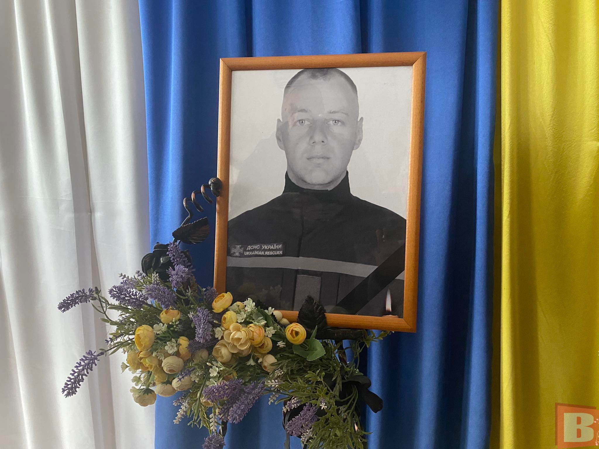 Новини Хмельницького - фото з Один мав одружуватися, інший - мав двох дітей: у Хмельницькому попрощалися з рятувальниками