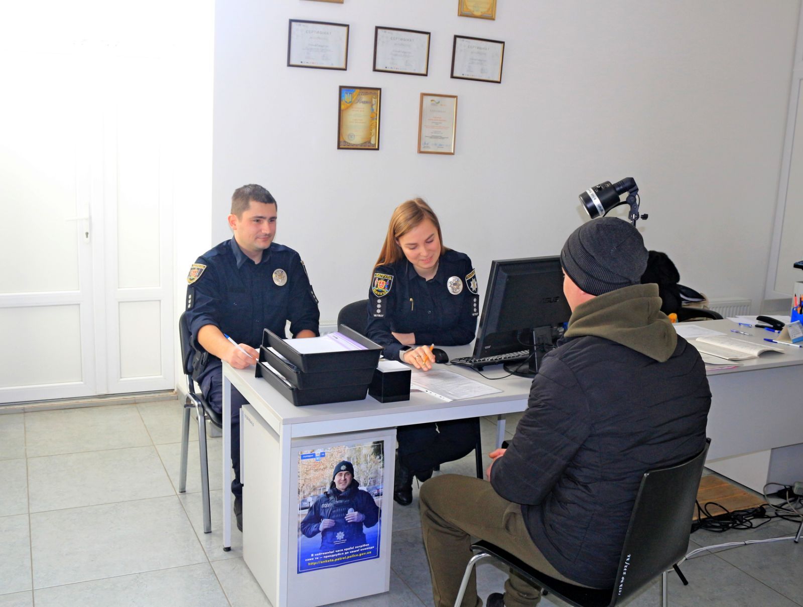 Новини Козятина - фото з У Козятинському ЦНАПі триває прийом заяв кандидатів на посаду поліцейського патрульної поліції