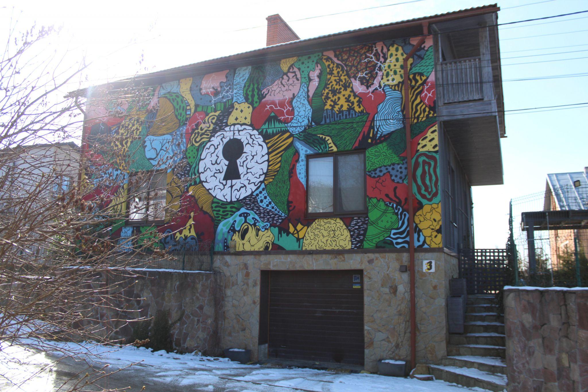 Новини Тернополя - фото з Кожен тут бачить щось своє. Показуємо, як виглядає незвичайний будинок у Кутківцях