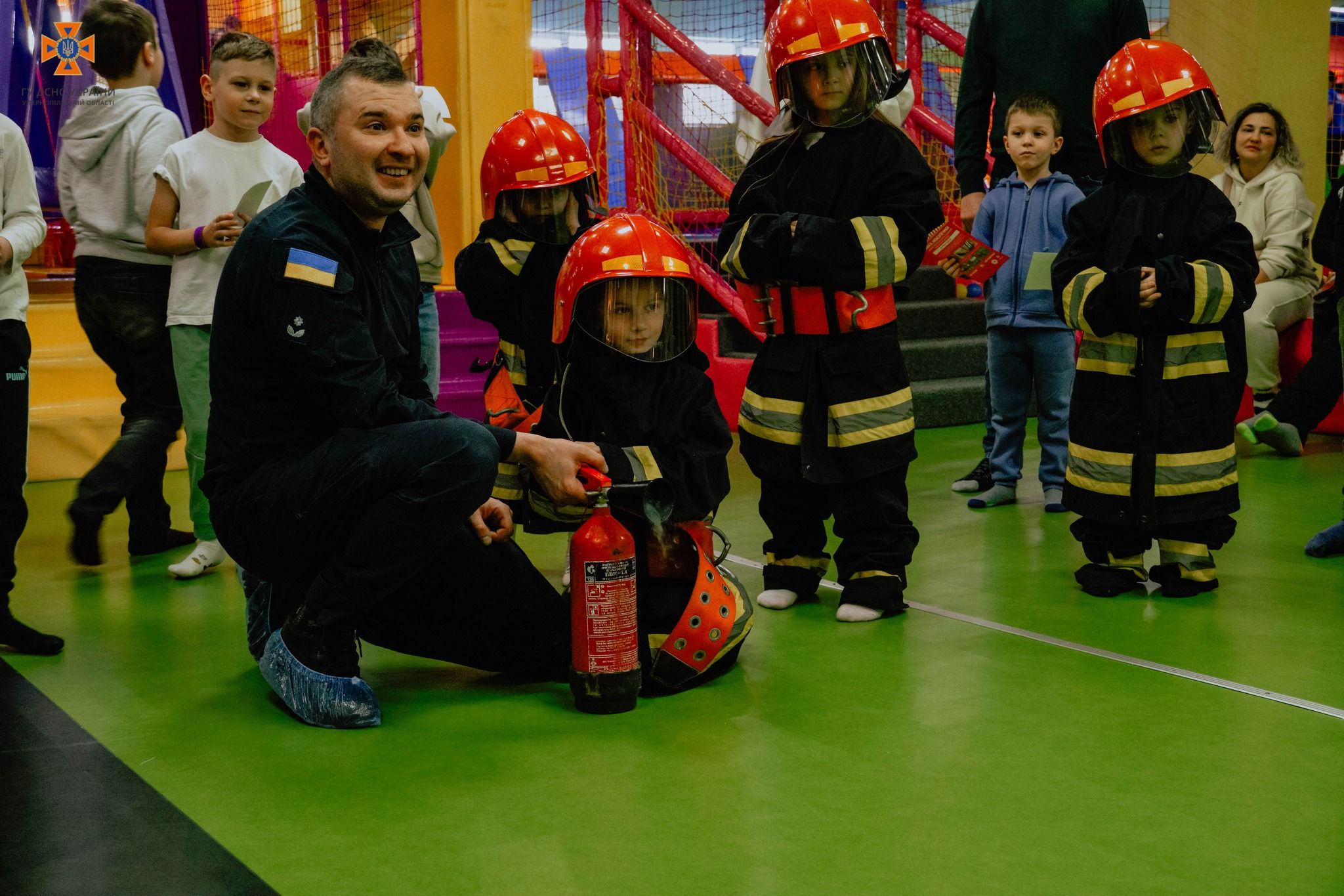 Новини Тернополя - фото з Рятувальники провели «Урок безпеки» для юних тернополян