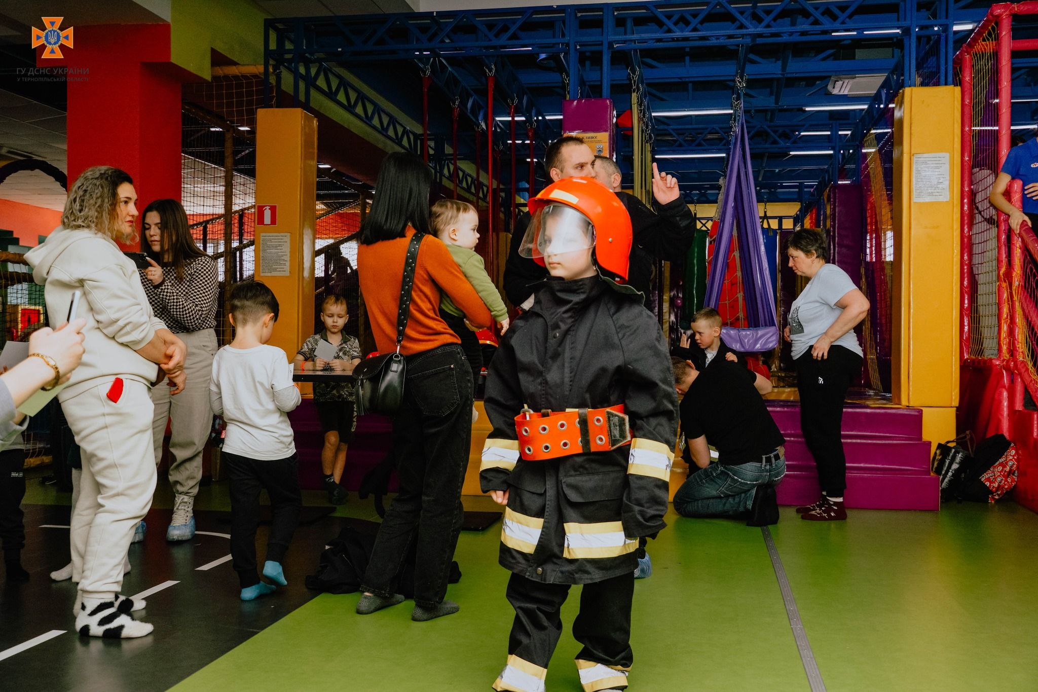 Новини Тернополя - фото з Рятувальники провели «Урок безпеки» для юних тернополян
