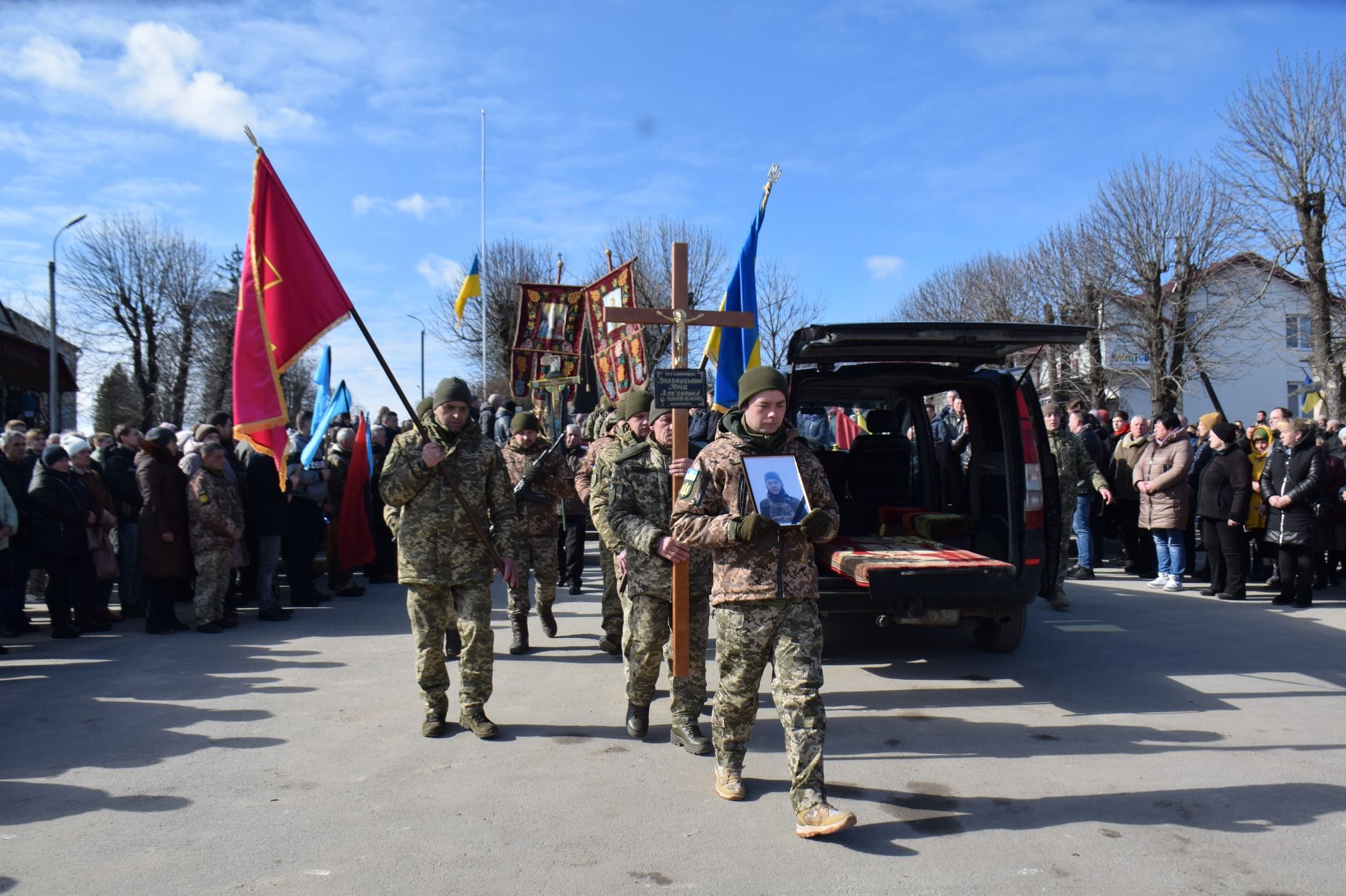 Новини Тернополя - фото з Людина щирої душі і воїн з великим серцем: на Тернопільщині попрощалися з Героєм Юрієм Воляницьким