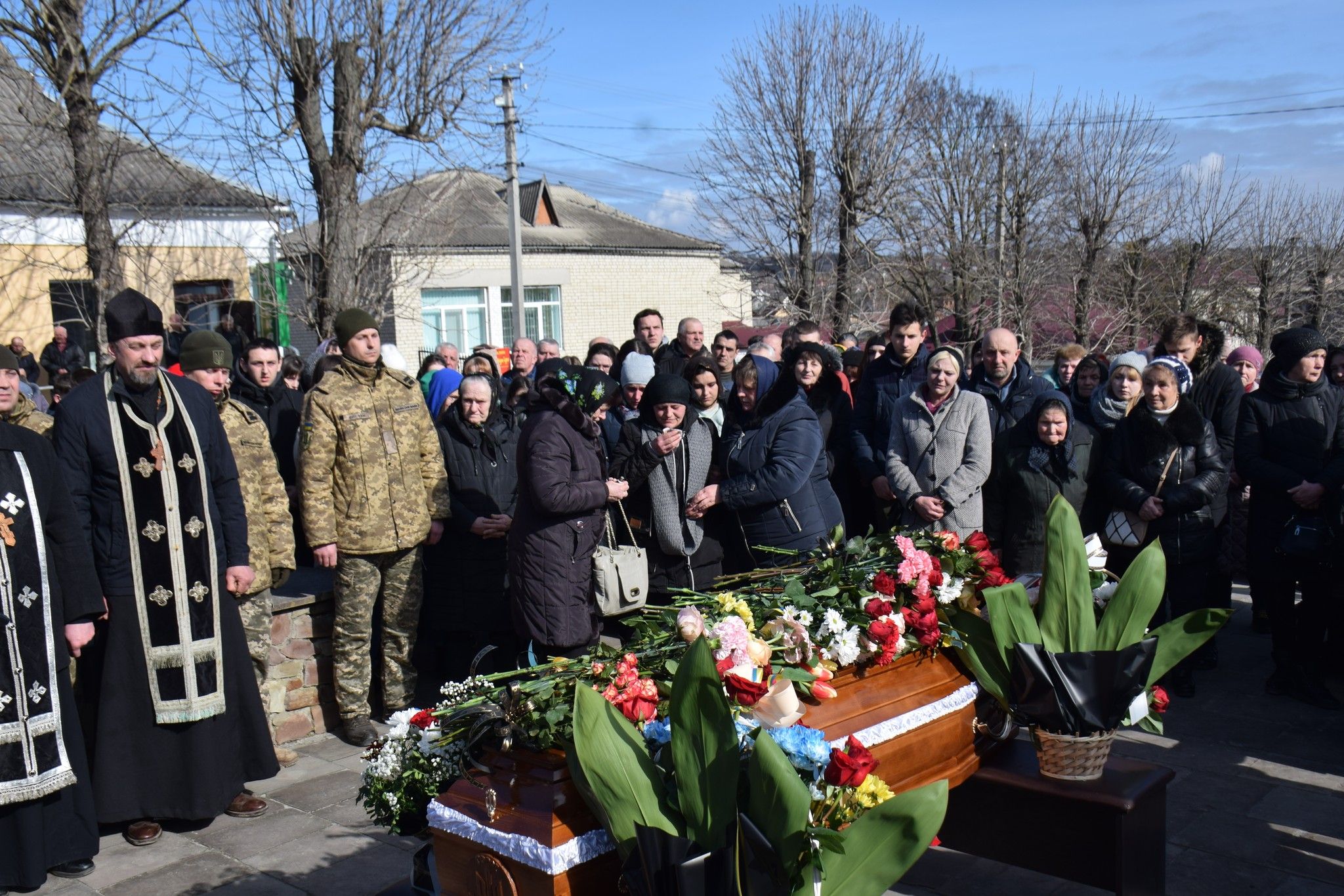 Новини Тернополя - фото з Людина щирої душі і воїн з великим серцем: на Тернопільщині попрощалися з Героєм Юрієм Воляницьким