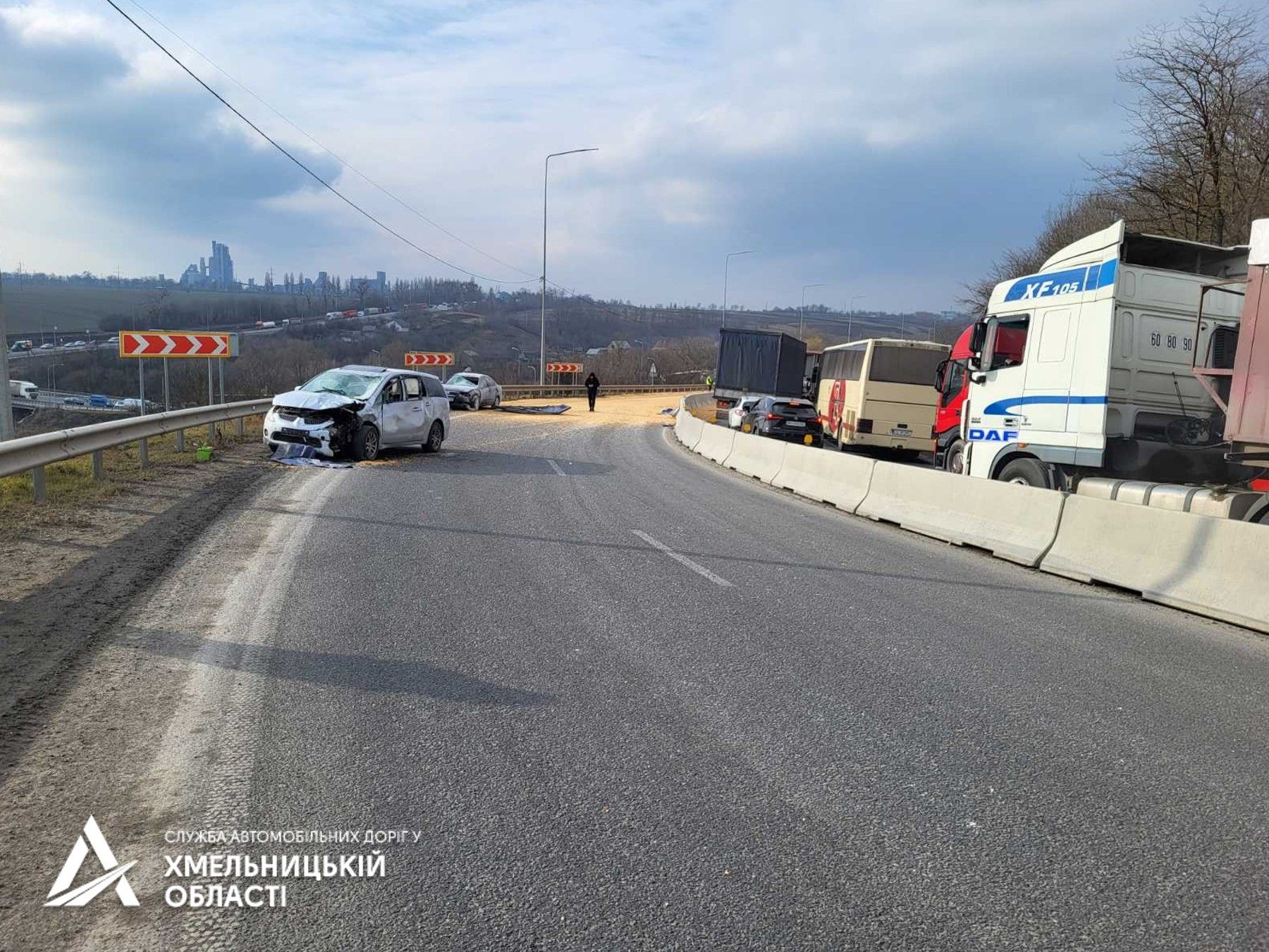 Новини Хмельницького - фото з Через ДТП з потерпілими на Кам’янеччині обмежили рух транспорту