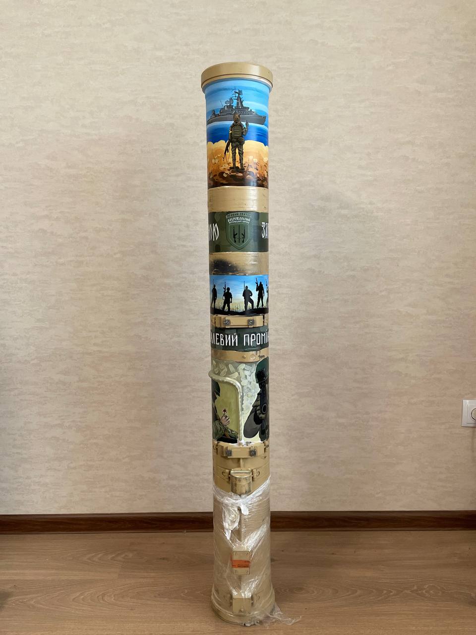 Новини Тернополя - фото з Розмальовує ракетні комплекси та збирає кошти для військових: історія незламності тернопільської художниці