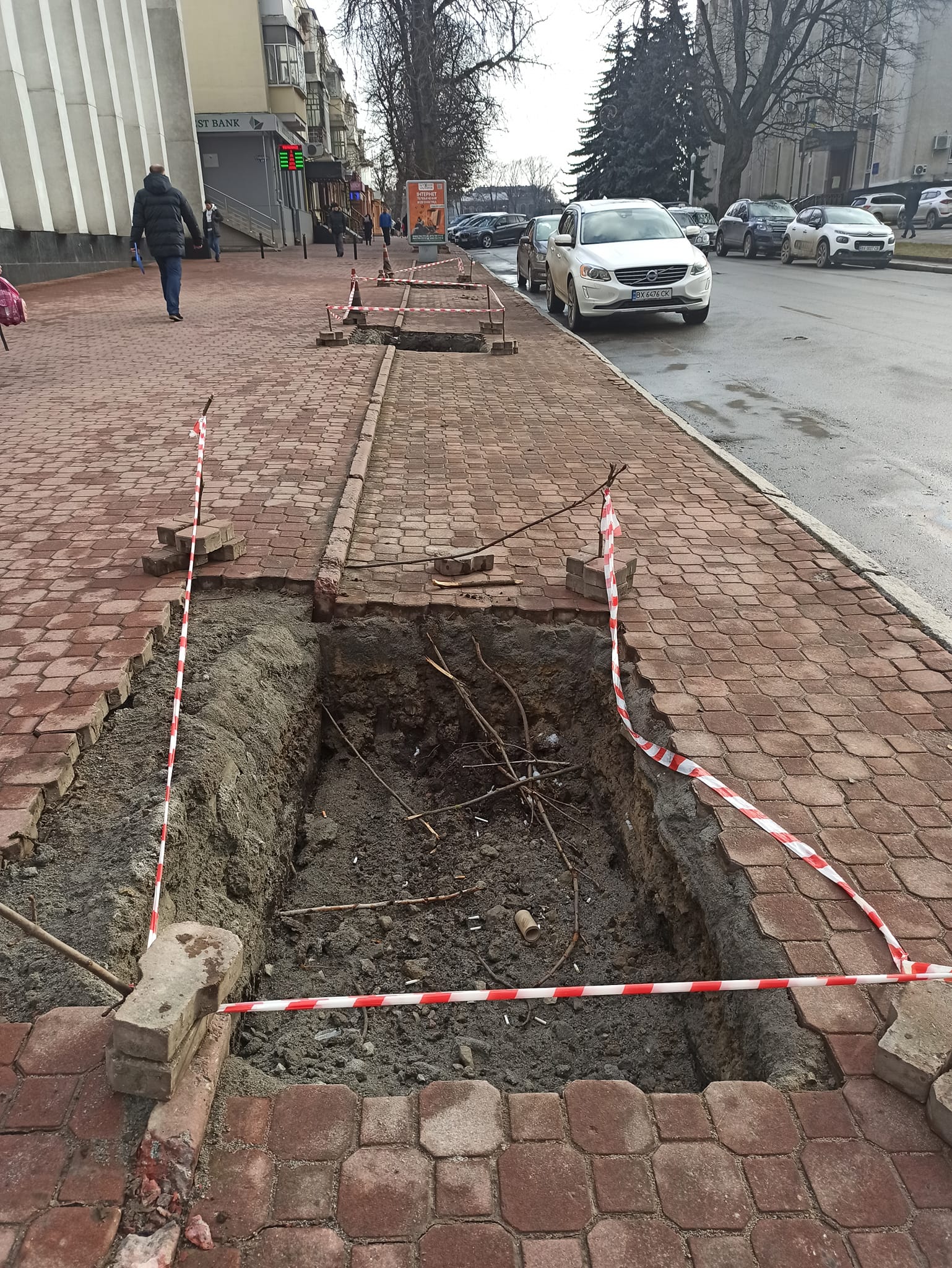 Новини Хмельницького - фото з У центрі Хмельницького демонтують бруківку: деталі