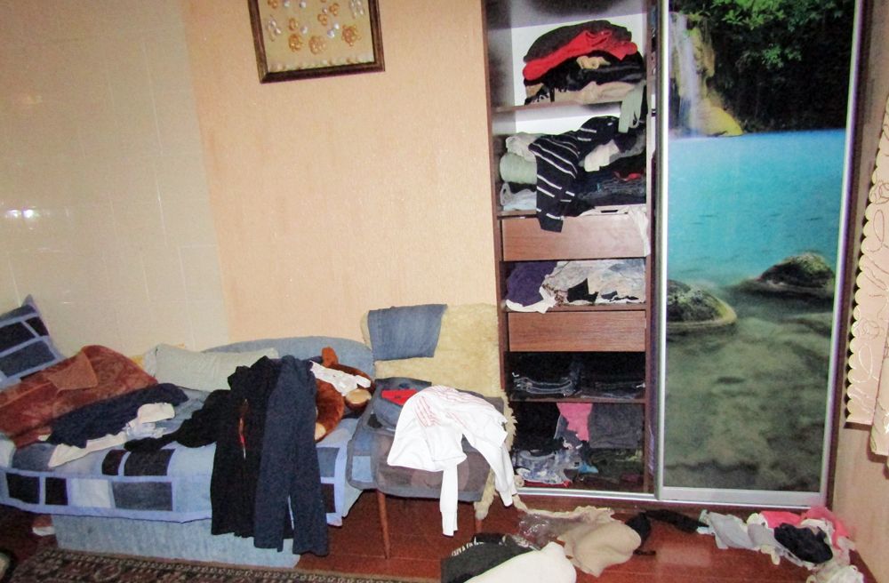 Новини Хмельницького - фото з Гастролер із Хмельниччини обікрав будинок на Житомирщині та потрощив вікна