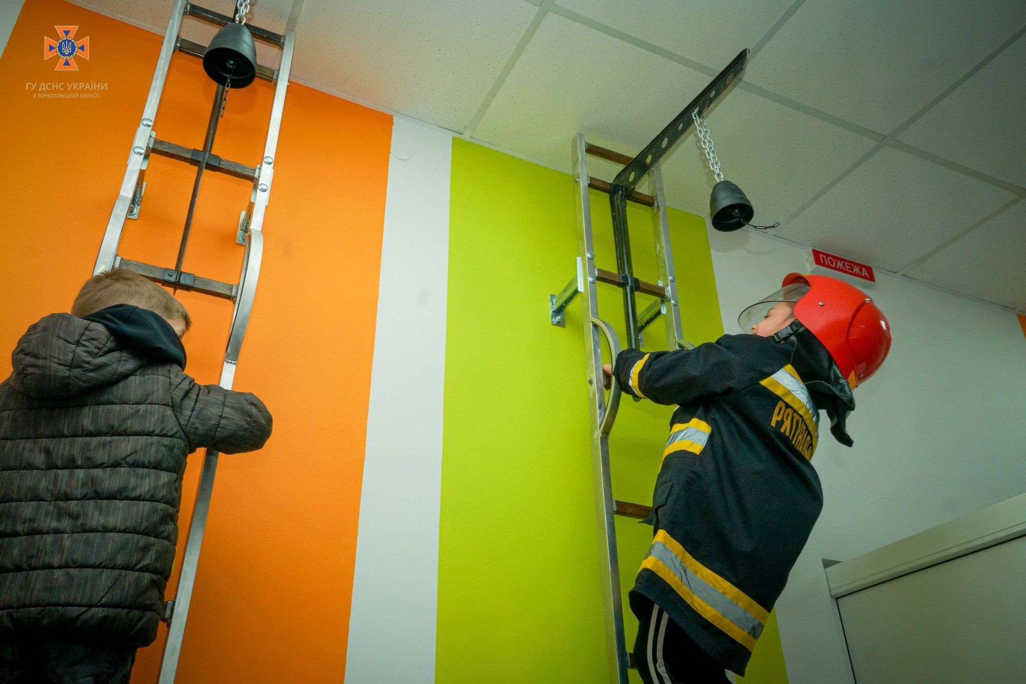 Новини Тернополя - фото з У Тернополі рятувальники приймали в гостях «майбутню зміну»