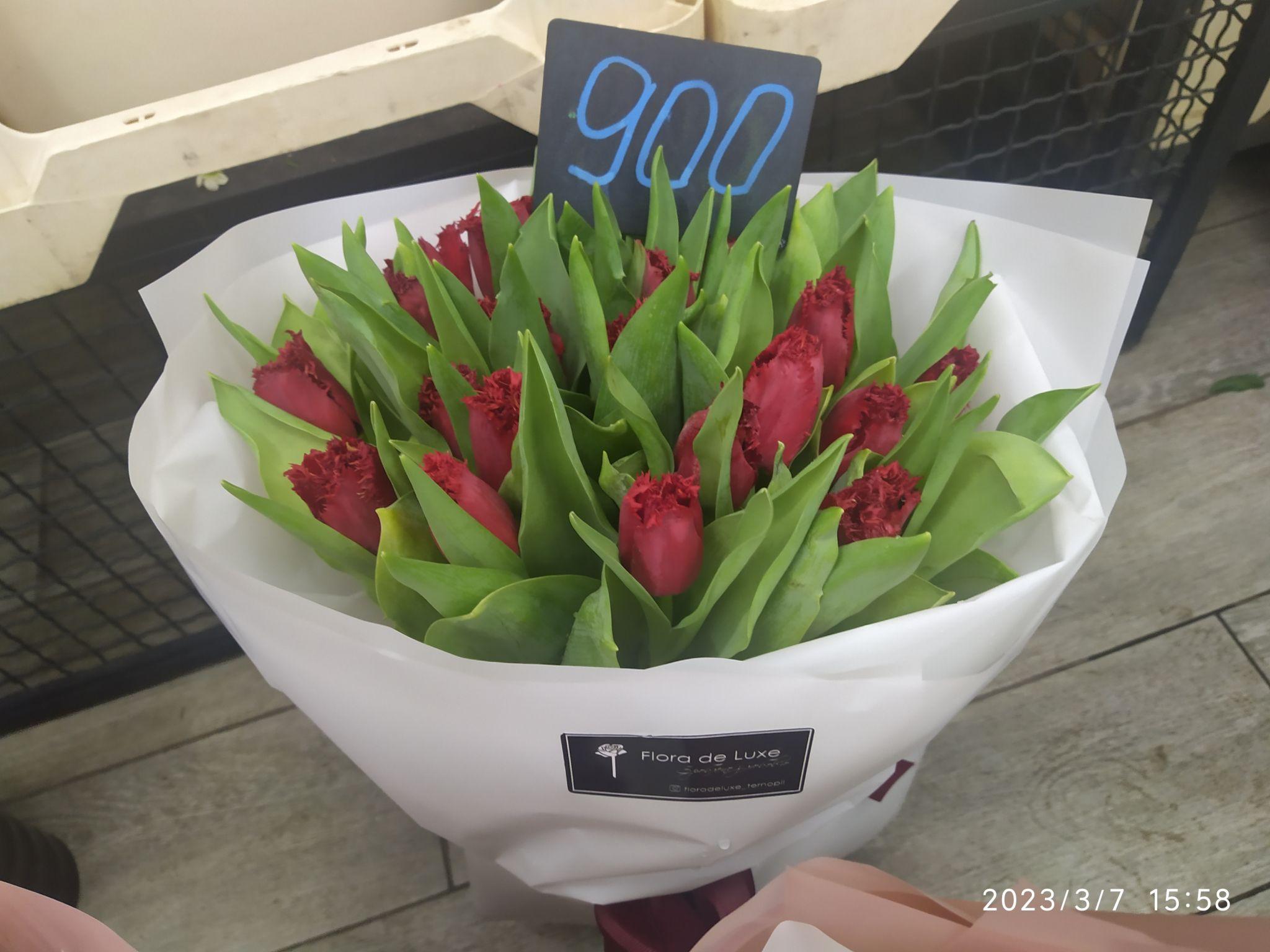 Новини Тернополя - фото з На 8 березня беруть тюльпани по 40, а дехто — букети по 700 і навіть 2500 гривень