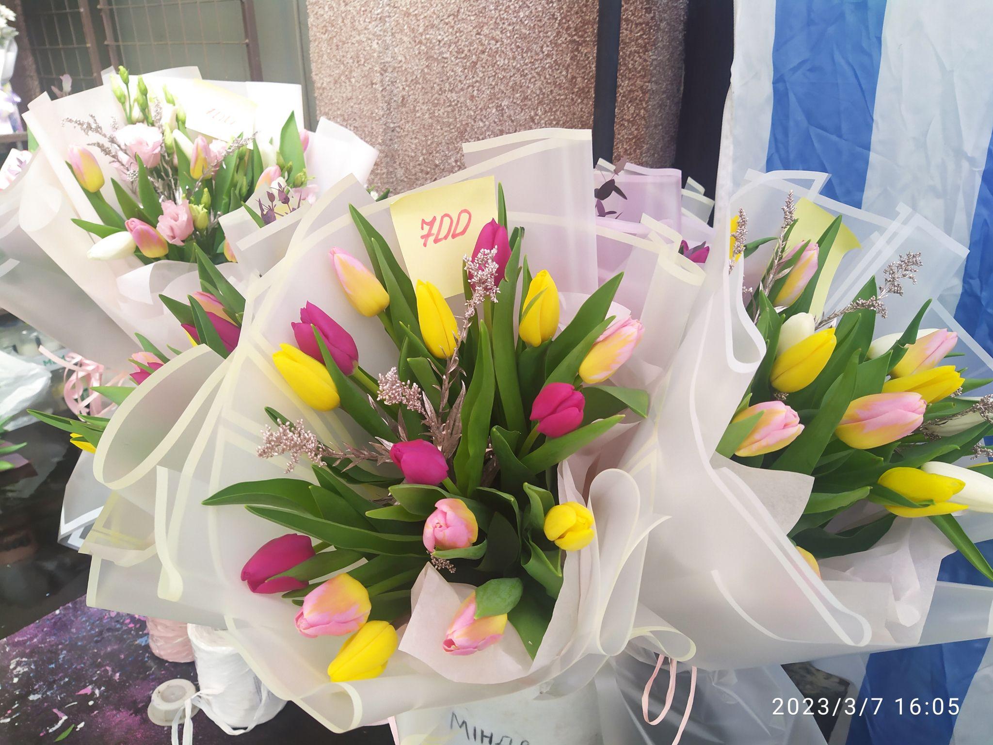 Новини Тернополя - фото з На 8 березня беруть тюльпани по 40, а дехто — букети по 700 і навіть 2500 гривень