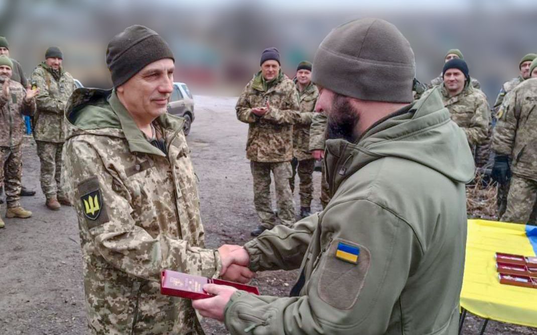 Новини Хмельницького - фото з Медалі від ПЦУ та ордени «За мужність»: нагородили воїнів Залізної бригади з Хмельниччини