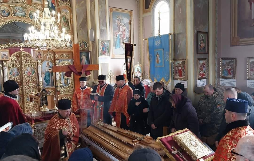 Новини Тернополя - фото з На Тернопільщині провели в останню дорогу Воїна Василя Яцика