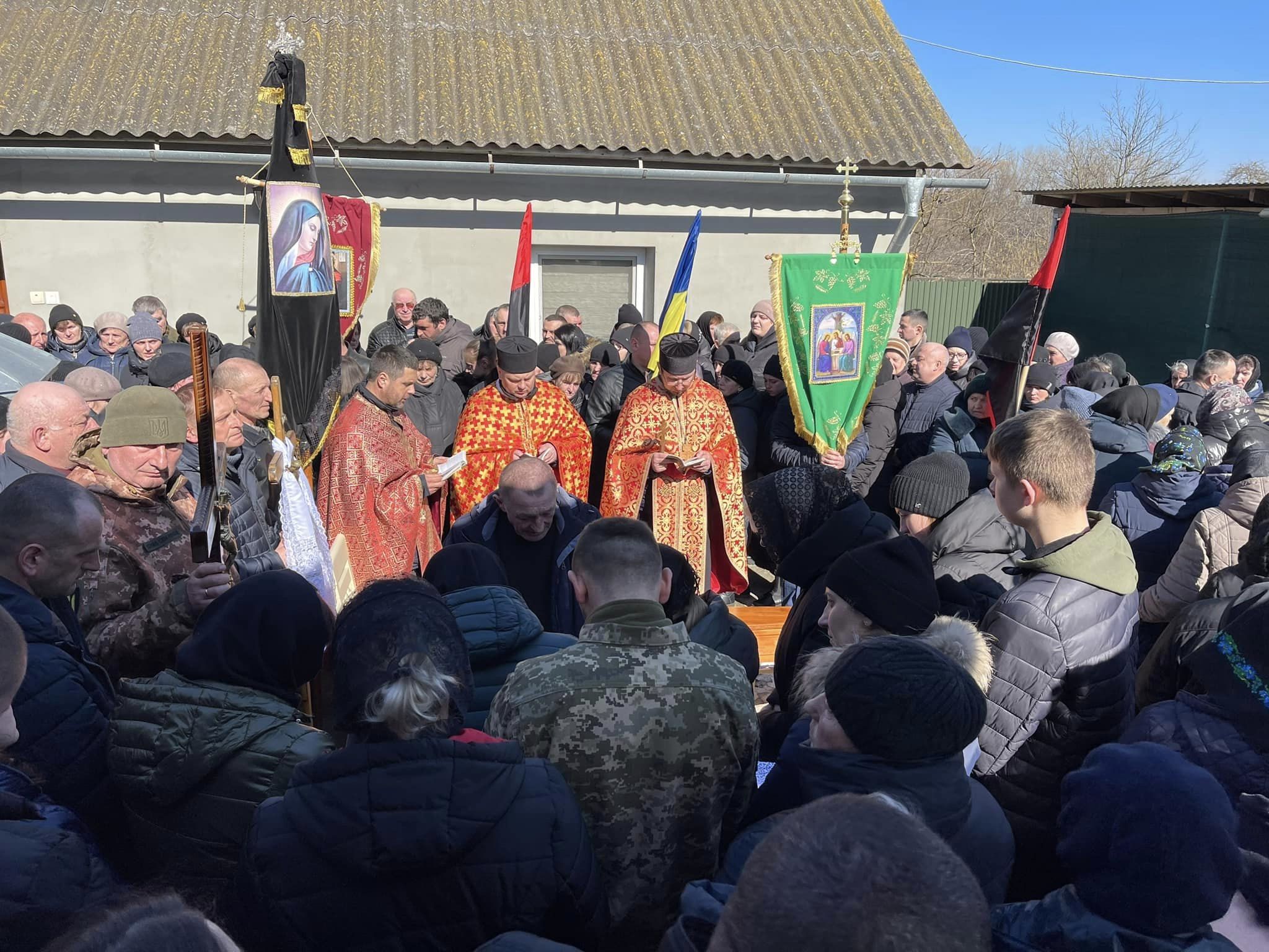 Новини Тернополя - фото з Тернопільщина попрощалася з Героєм Василем Зазуляком