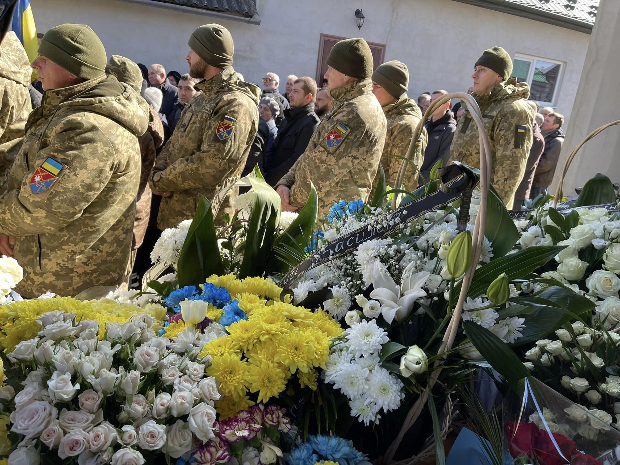 Новини Тернополя - фото з Тернопільщина попрощалася з Героєм Василем Зазуляком
