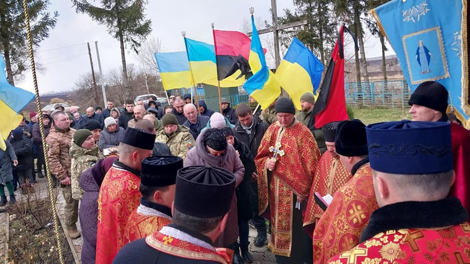 Новини Тернополя - фото з На Тернопільщині провели в останню дорогу Воїна Василя Яцика