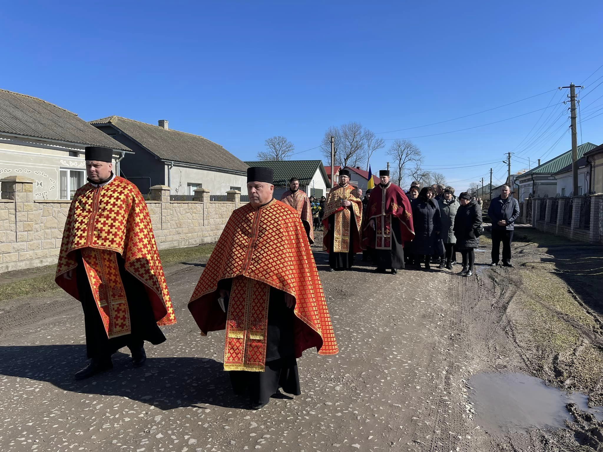 Новини Тернополя - фото з Тернопільщина попрощалася з Героєм Василем Зазуляком