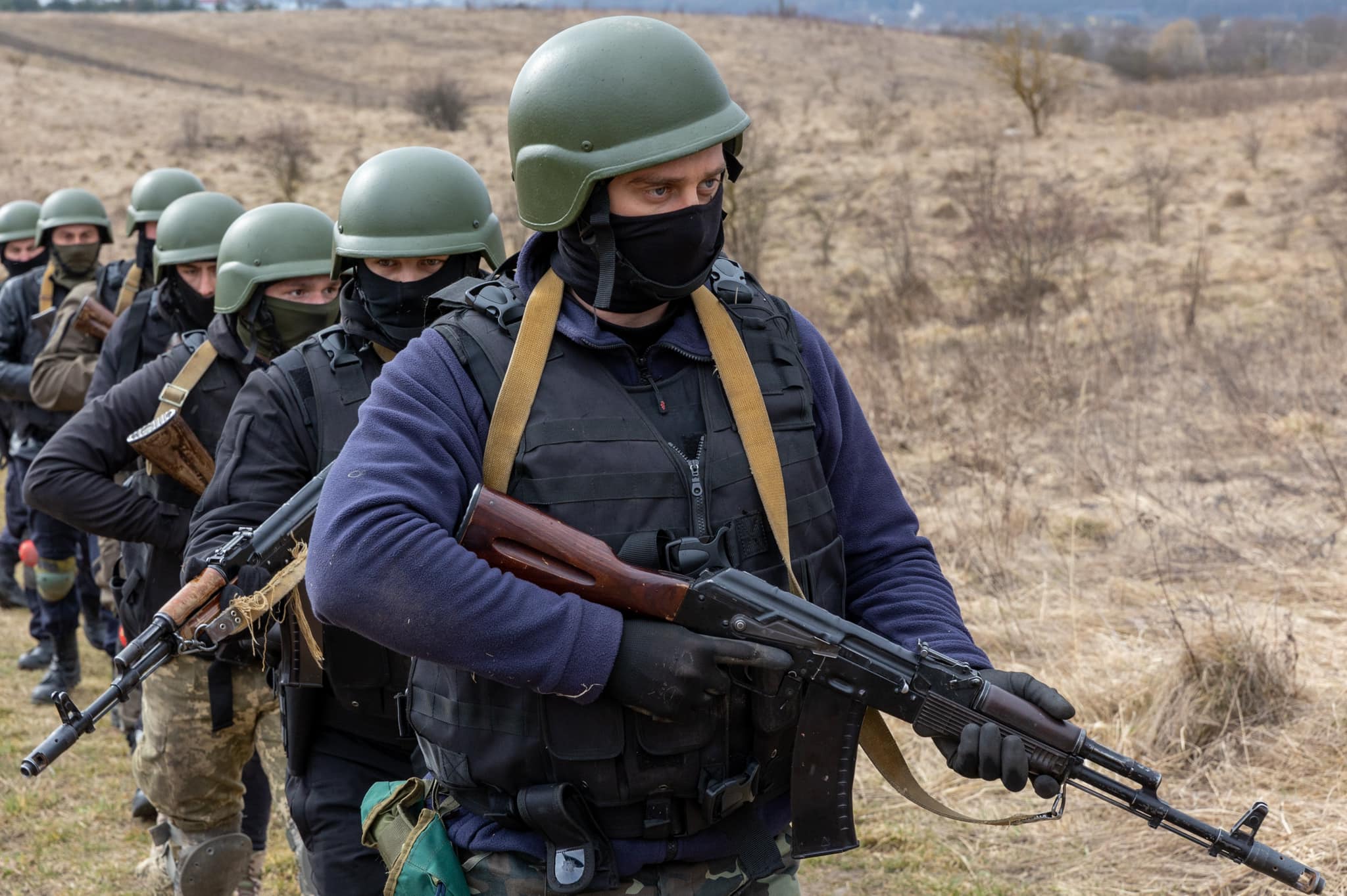 Новини Тернополя - фото з Добровольці «Гвардії наступу» проходять бойовий вишкіл на Тернопільщині