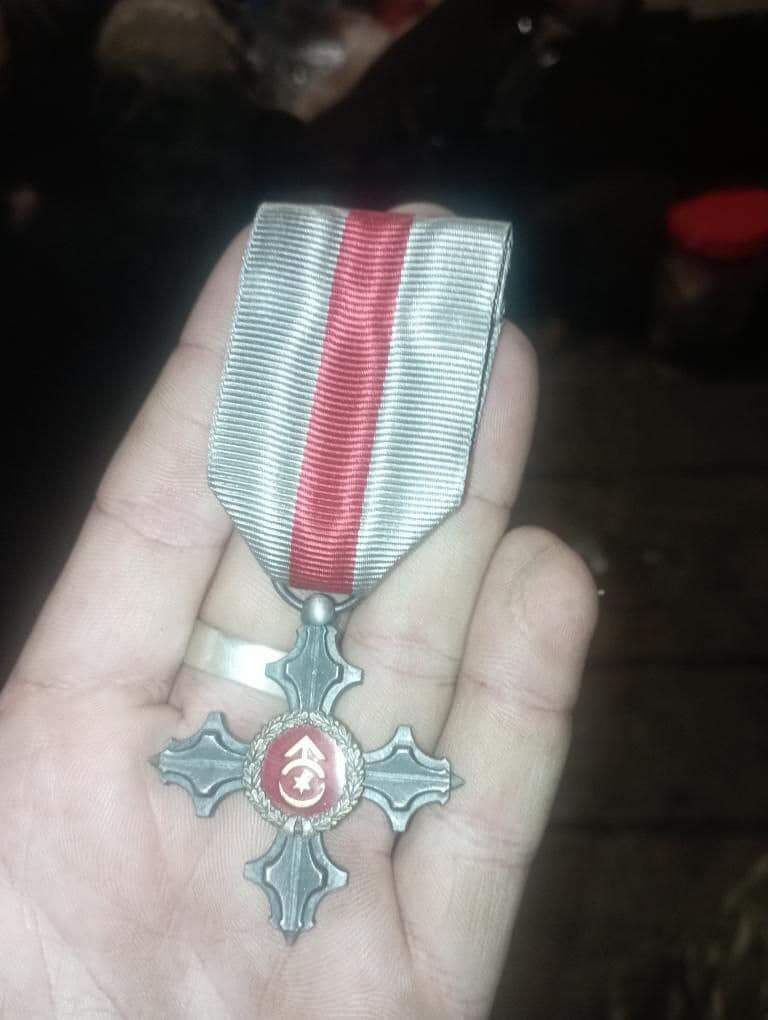 Новини Козятина - фото з Козятинчанина Віталія Мартинюка вшанували нагородою від Валерія Залужного «Сталевий хрест»