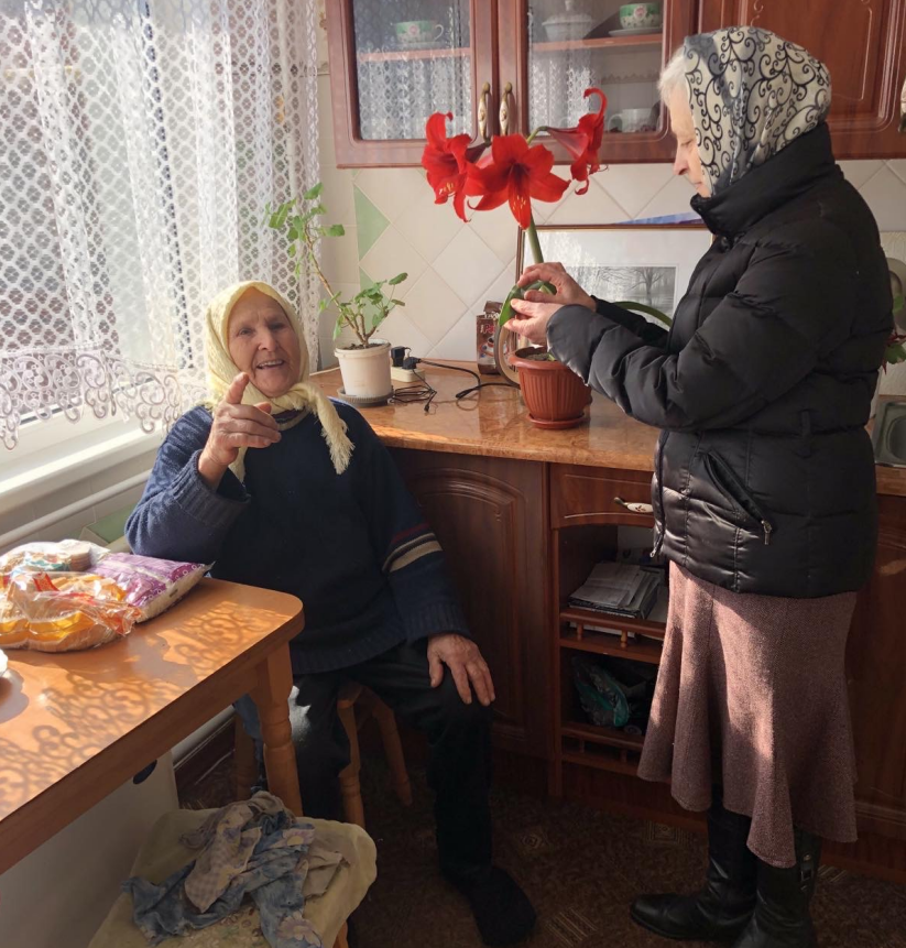 Новини Хмельницького - фото з І їсти зварять, і город посапають: одиноким пенсіонерам у Хмельницькій громаді допомагають соцпрацівники