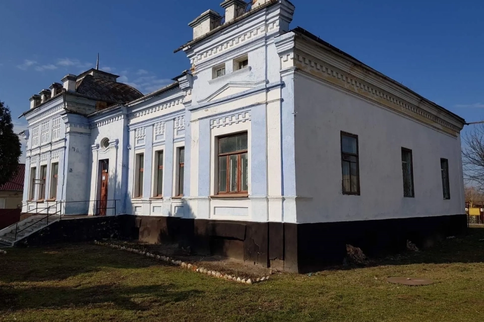 Новини Хмельницького - фото з Львів’янка купила старовинний особняк у Деражні за 1,2 мільйони. Що там буде після реставрації