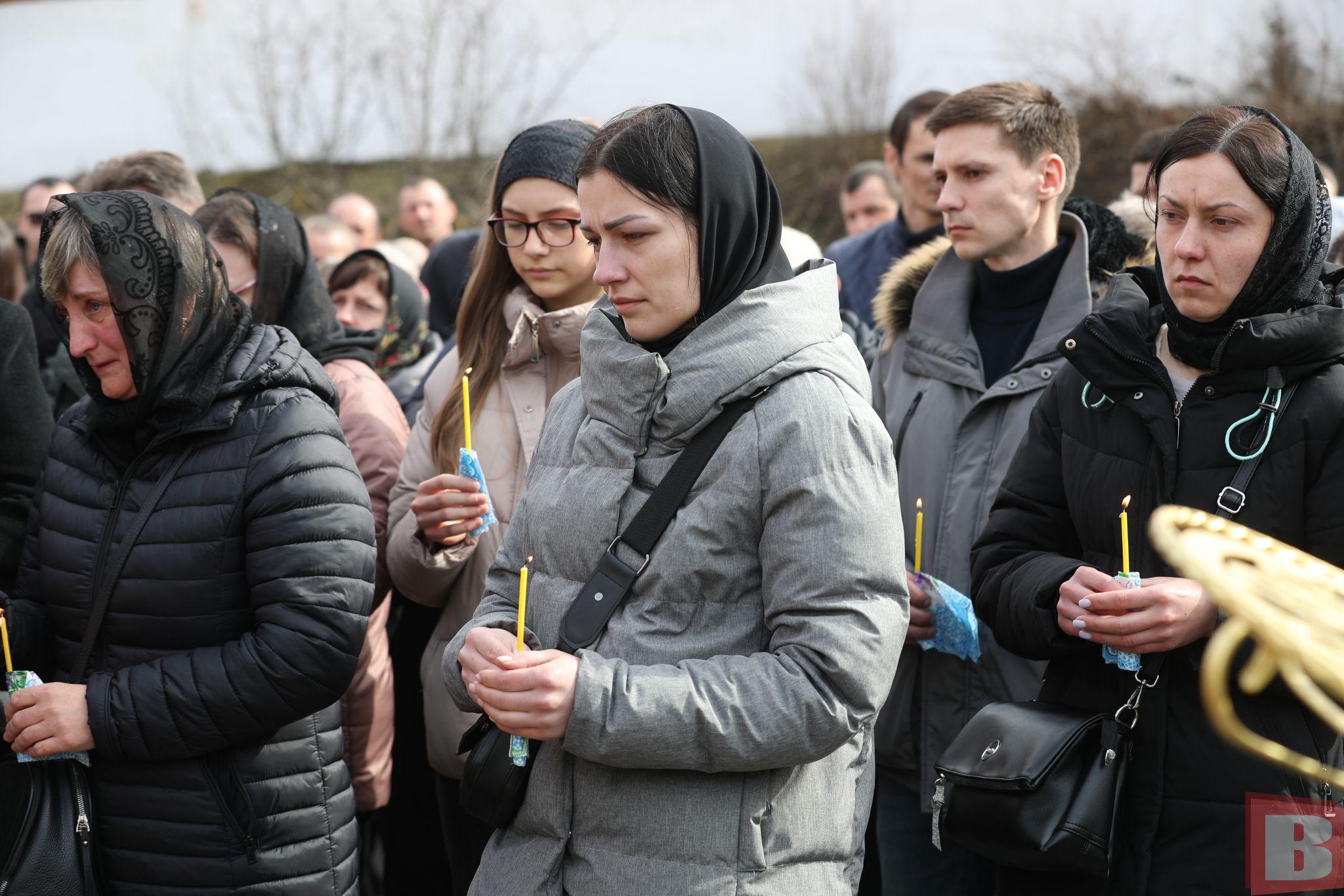 Новини Хмельницького - фото з Попрощалися із футбольним тренером Олександром Коротуном, який загинув на війні