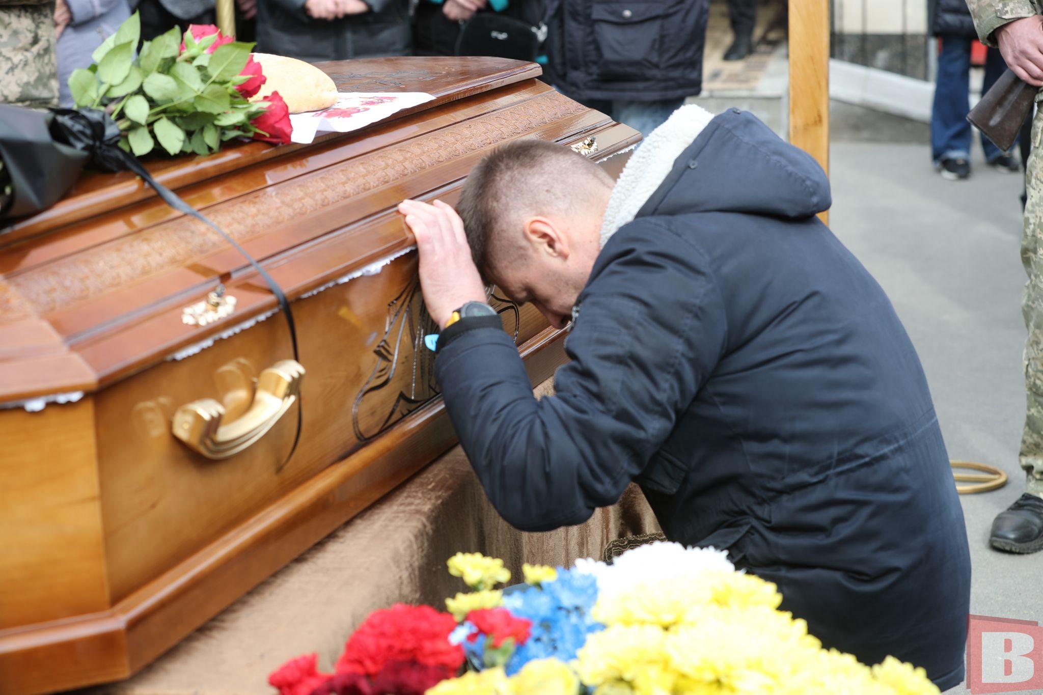 Новини Хмельницького - фото з Попрощалися із футбольним тренером Олександром Коротуном, який загинув на війні