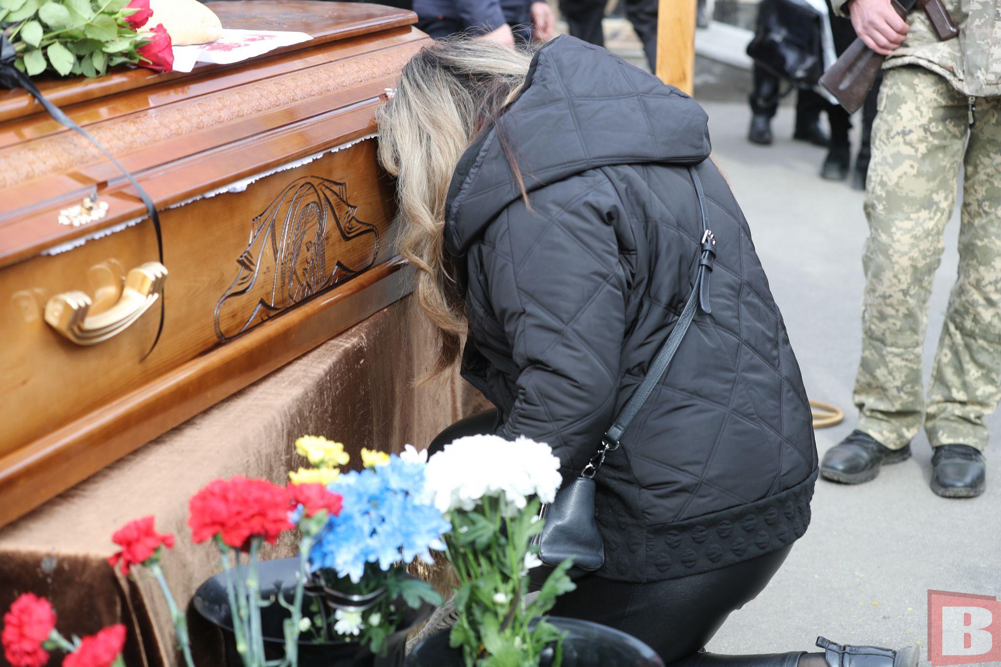 Новини Хмельницького - фото з Попрощалися із футбольним тренером Олександром Коротуном, який загинув на війні