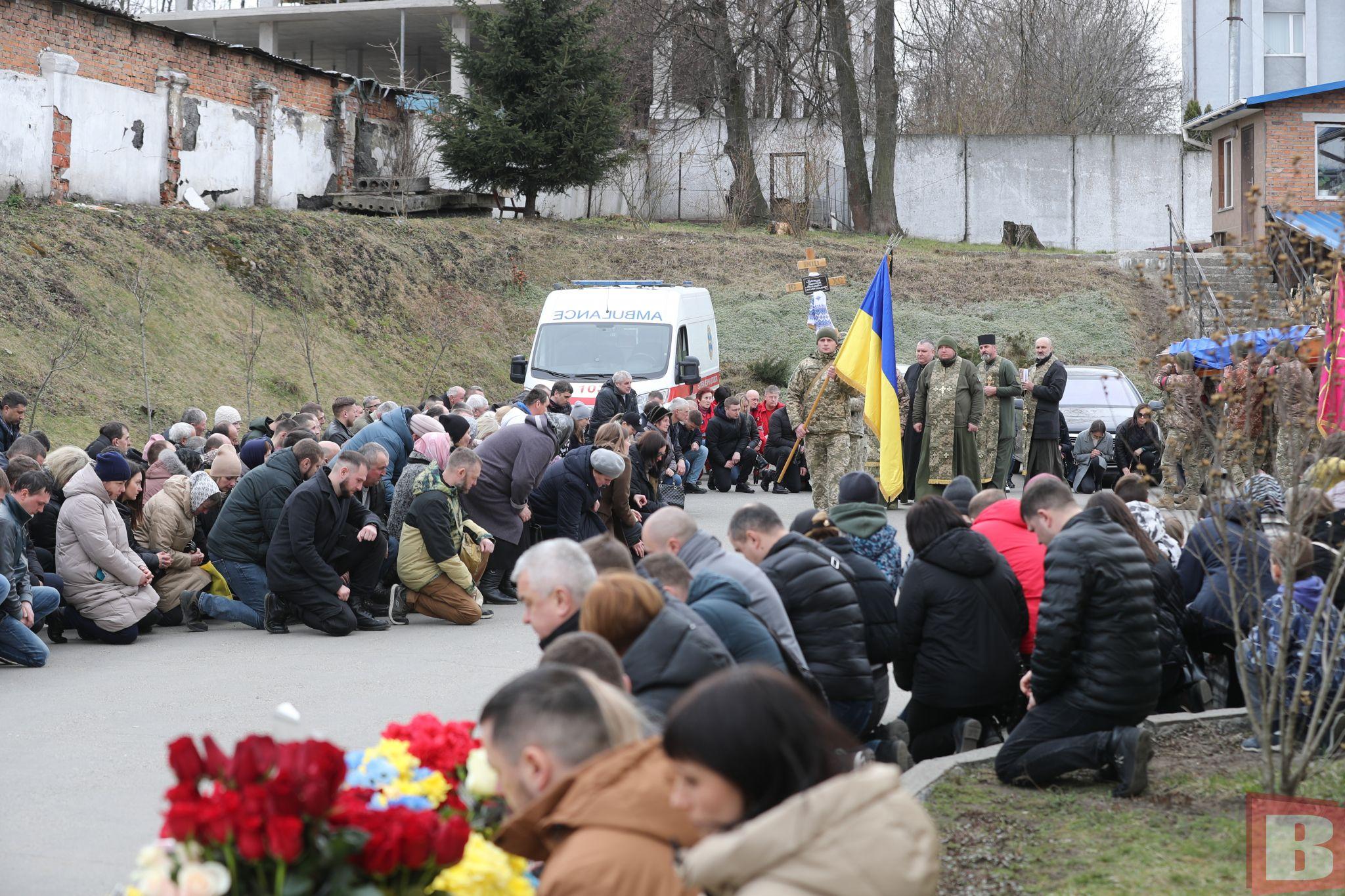 Новини Хмельницького - фото з Попрощалися із футбольним тренером Олександром Коротуном, який загинув на війні