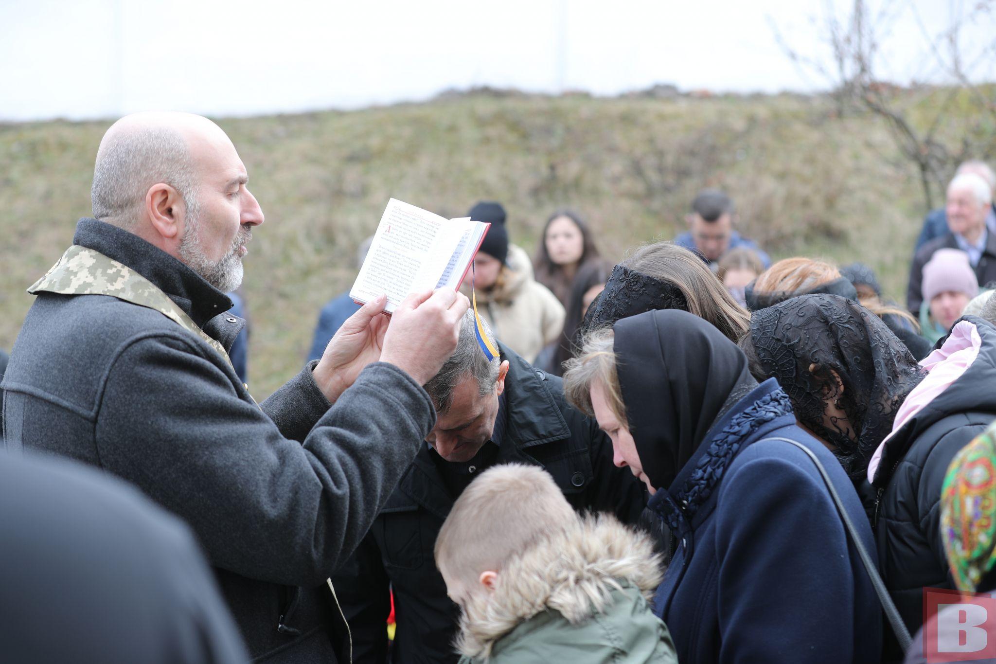 Новини Хмельницького - фото з Попрощалися із футбольним тренером Олександром Коротуном, який загинув на війні