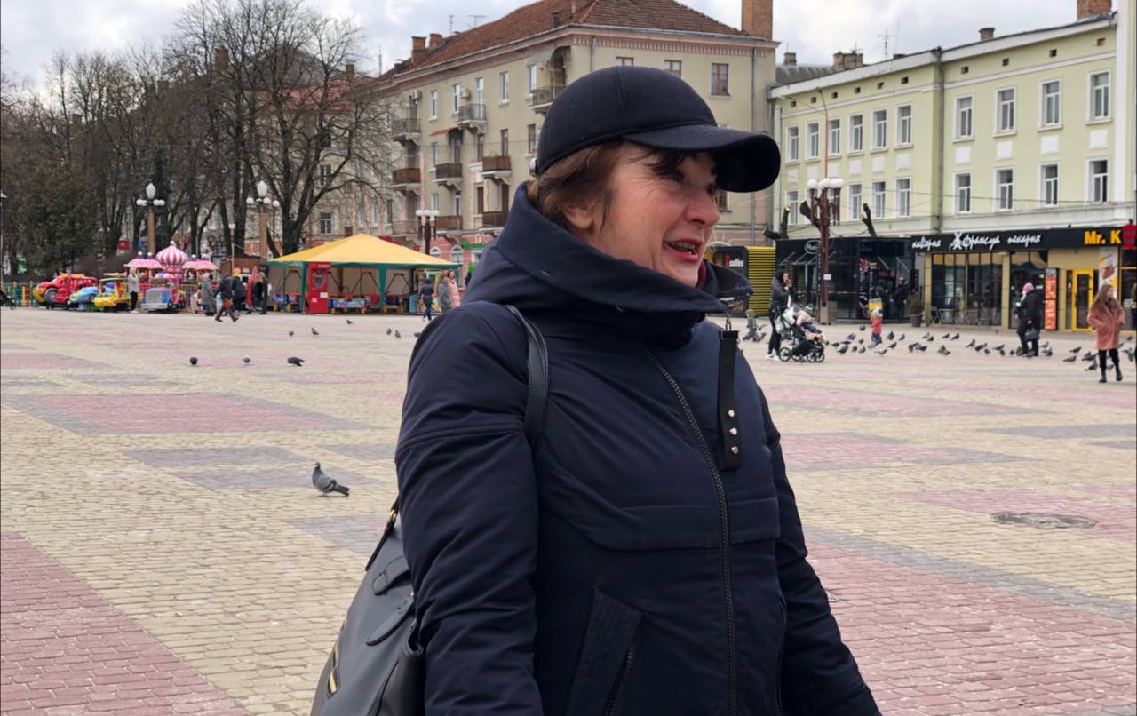 Новини Тернополя - фото з «Діти ховалися від війни в театрі, а вони скинули бомбу»: у Тернополі провели акцію на підтримку маріупольців